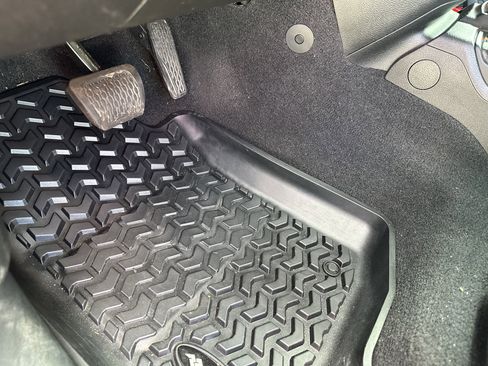 Used 2021 Jeep Gladiator Mojave image 23