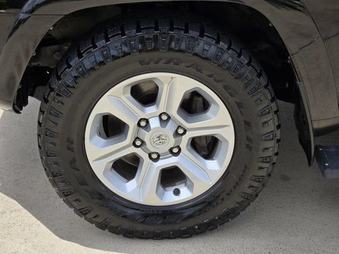 Used 2022 Toyota 4Runner SR5 RWD image 7