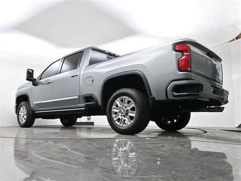 Used 2024 Chevrolet Silverado 2500 High Country w/ High Country Premium Package image 31