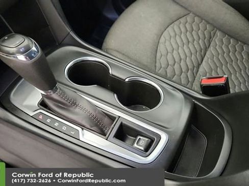 Used 2020 Chevrolet Equinox LT w/ Driver Convenience Package image 16