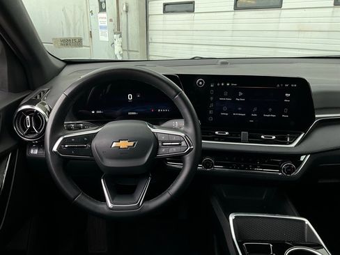 Used 2025 Chevrolet Equinox LT image 13