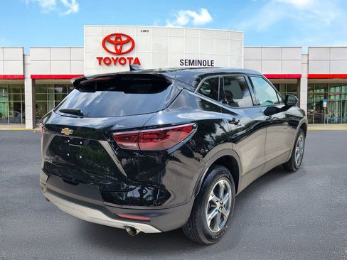 Used 2025 Chevrolet Blazer LT FWD image 3