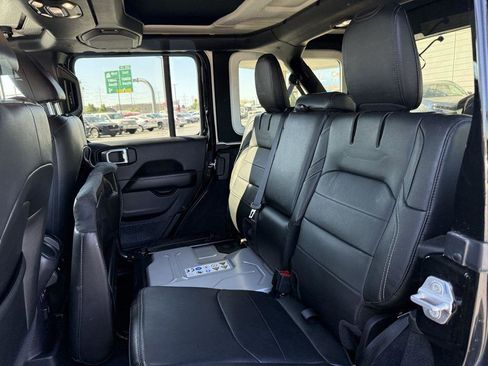 Used 2022 Jeep Wrangler Unlimited Sahara w/ Cold Weather Group image 21