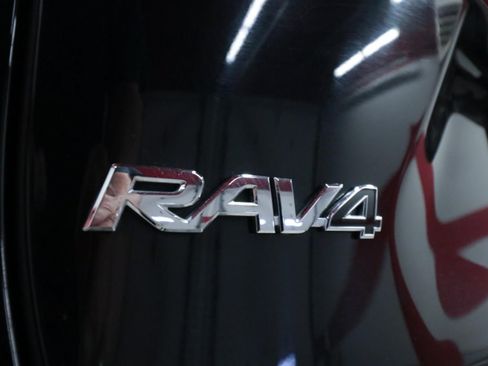 Used 2023 Toyota RAV4 XLE Premium FWD image 31