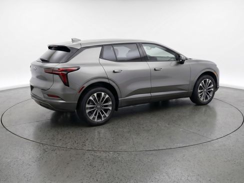 Used 2025 Chevrolet Equinox LT FWD image 9