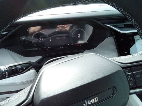 New 2026 Jeep Cherokee Laredo image 15