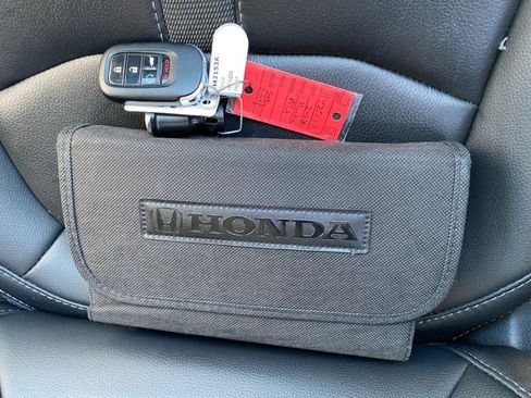 Used 2024 Honda Pilot EX-L image 38