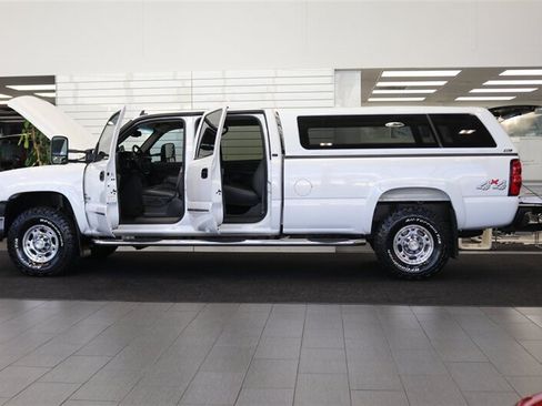 Used 2006 Chevrolet Silverado 2500 W/T AWD/4WD image 10