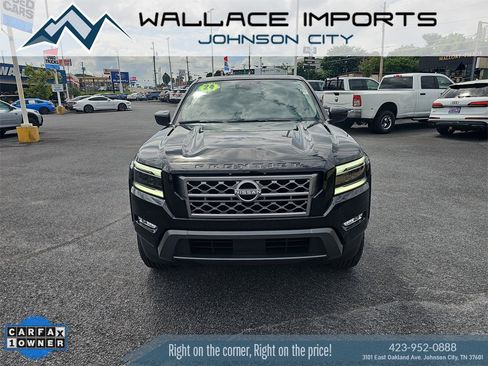 Used 2024 Nissan Frontier SL image 2