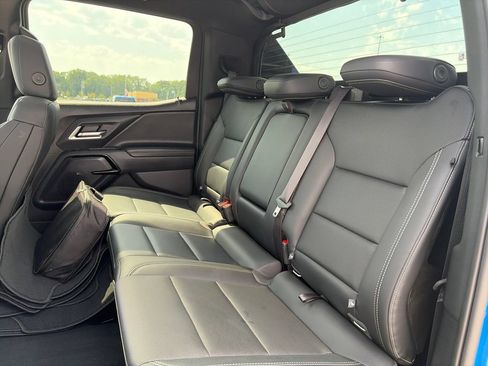 Used 2025 Chevrolet Silverado EV LT w/ LT Premium Package AWD/4WD image 30