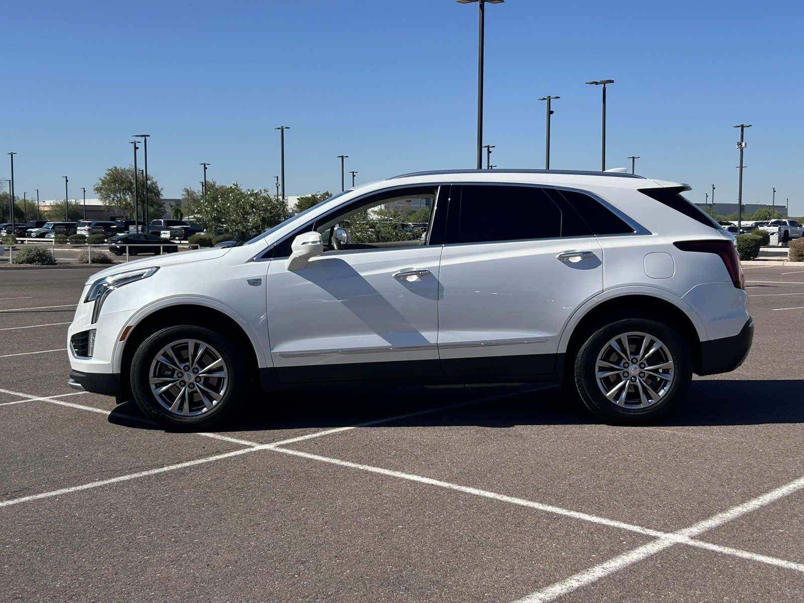 Certified 2020 Cadillac XT5 Premium Luxury FWD image 2