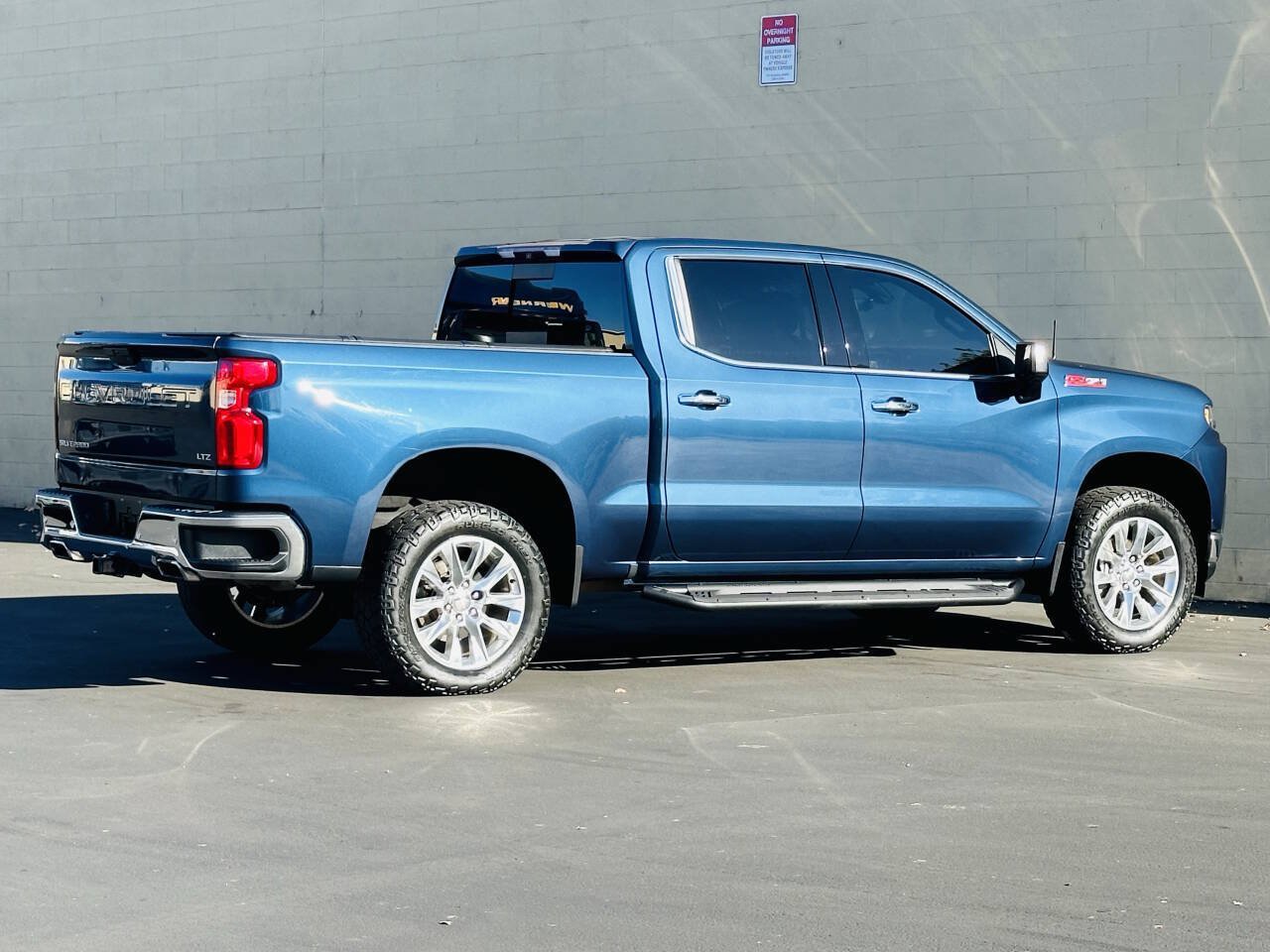 Used 2019 Chevrolet Silverado 1500 LTZ w/ LTZ Premium Package AWD/4WD image 6