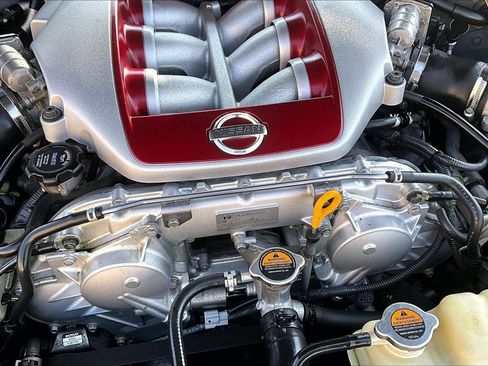 Used 2015 Nissan GT-R Premium AWD/4WD image 29