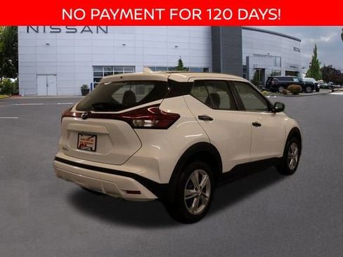 New 2025 Nissan Kicks Play S image 2