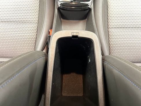 Used 2025 Chevrolet Trax LT w/ LT Convenience Package image 36