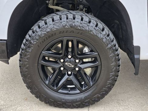 Used 2024 Chevrolet Silverado 1500 LT Trail Boss w/ Protection Package image 11