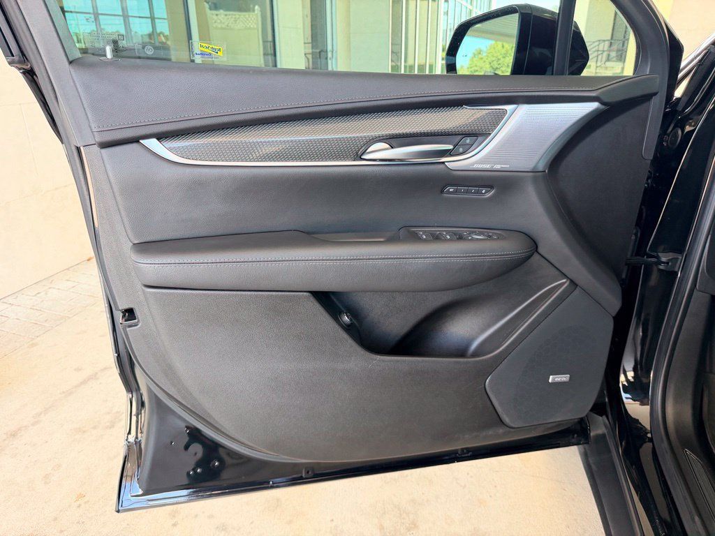 Used 2023 Cadillac XT5 Sportv w/ Technology Package AWD/4WD image 11