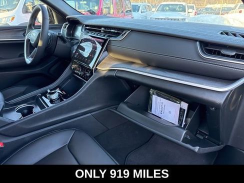 Used 2025 Jeep Grand Cherokee Limited w/ MOPAR Finishing Package image 27