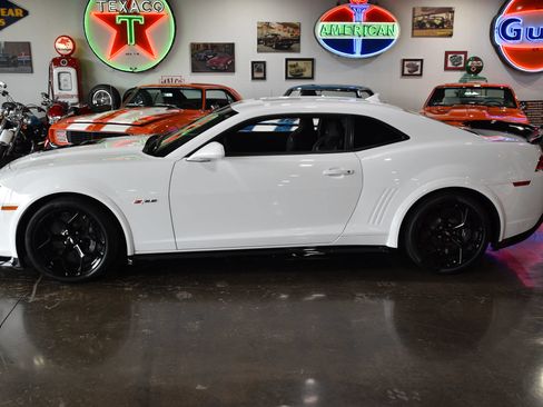 Used 2014 Chevrolet Camaro Z/28 RWD image 5