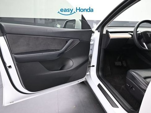 Used 2022 Tesla Model Y Long Range AWD/4WD image 15