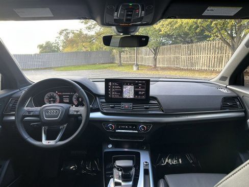 Certified 2025 Audi Q5 2.0T Premium Plus w/ Premium Plus Package image 9