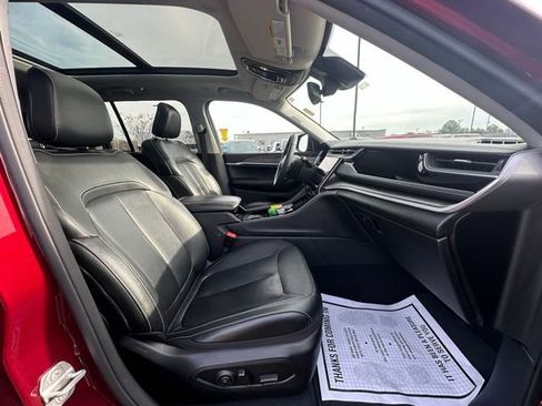 Used 2022 Jeep Grand Cherokee Limited 4xe image 30