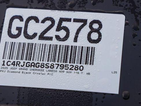 New 2025 Jeep Grand Cherokee Laredo w/ Luxury Tech Group I image 28