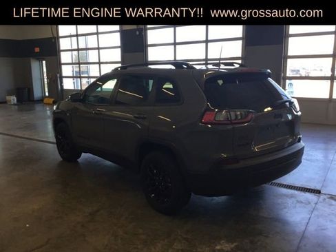 Used 2023 Jeep Cherokee Altitude Lux AWD/4WD image 6