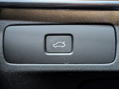 Used 2025 Volvo XC90 B6 Plus image 34