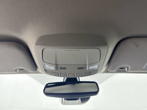 Used 2020 Ford Fusion SE FWD image 9