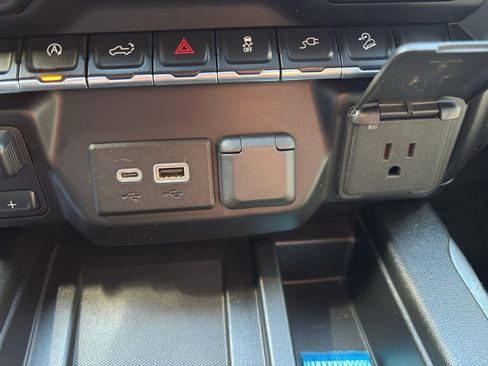 Used 2019 GMC Sierra 1500 AT4 w/ AT4 Premium Package image 32