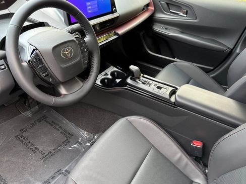 New 2026 Toyota Prius Plug-In Hybrid FWD image 10