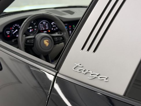 Certified 2022 Porsche 911 Targa 4S image 58