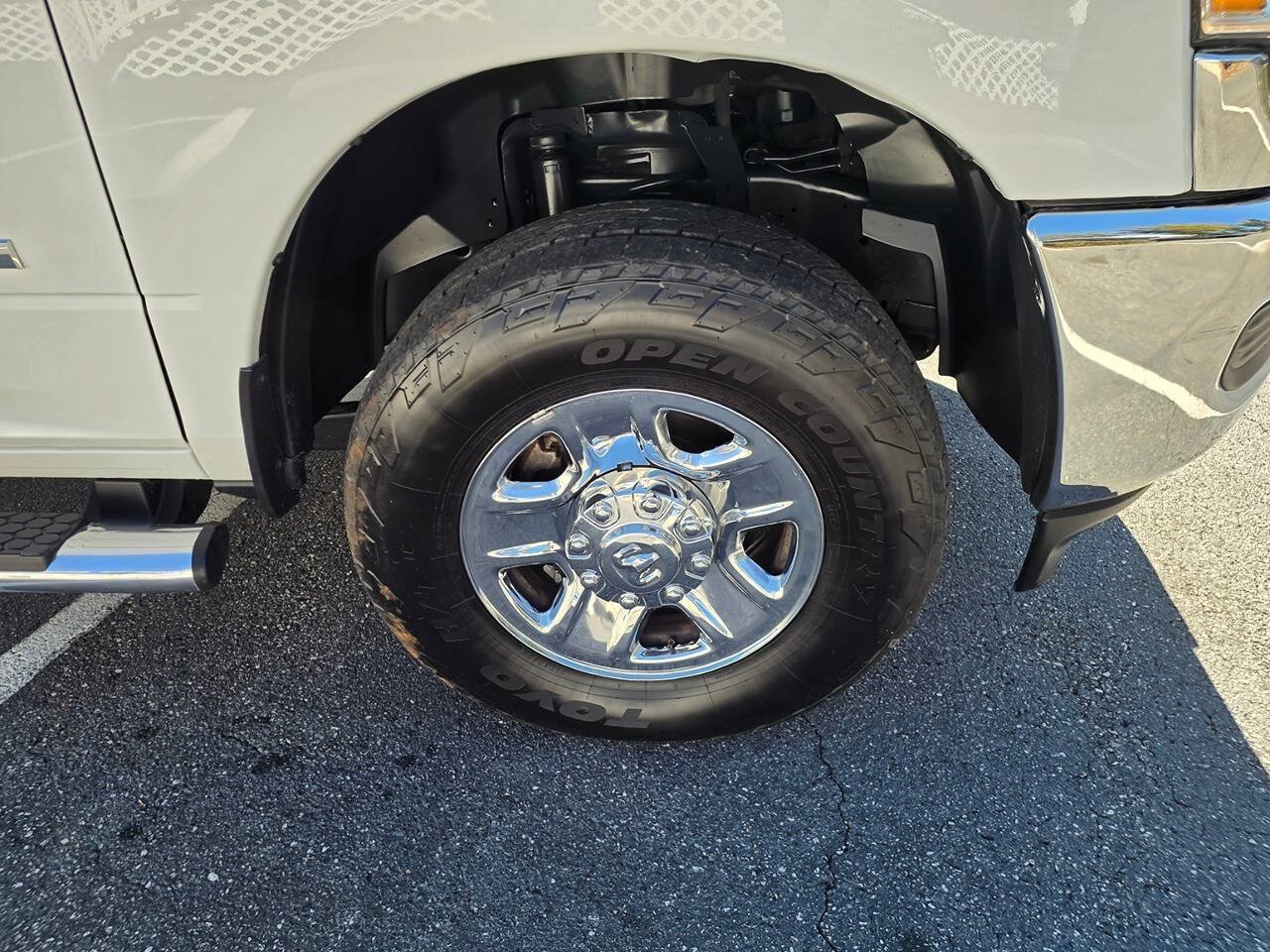 Used 2019 RAM 3500 Tradesman w/ Chrome Appearance Group AWD/4WD image 13