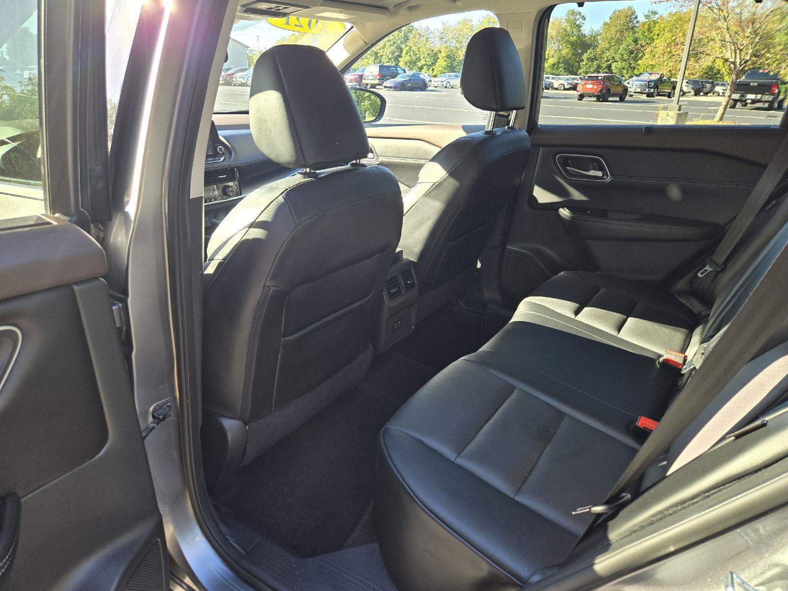 Used 2021 Nissan Rogue SV w/ Premium Package AWD/4WD image 26