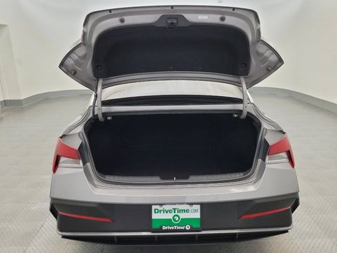 Used 2024 Hyundai Elantra SEL FWD image 29