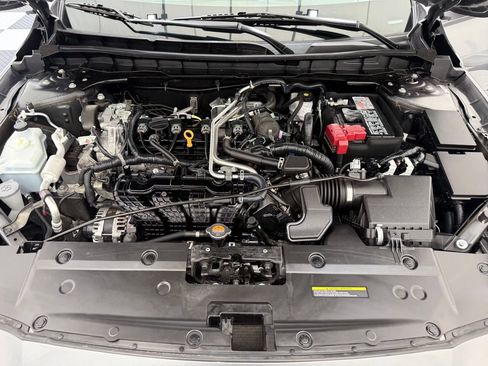 Used 2024 Nissan Altima 2.5 SR FWD image 9