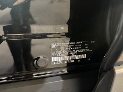 Used 2020 Toyota RAV4 XLE image 31