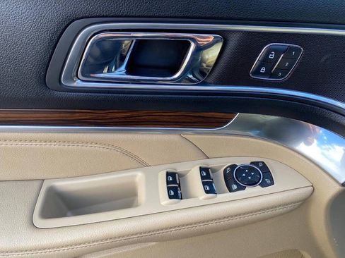 Used 2017 Ford Explorer Limited w/ Equipment Group 301A image 17