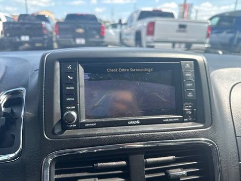 Used 2019 Dodge Grand Caravan SXT FWD image 26