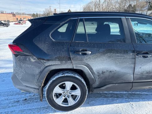 Used 2022 Toyota RAV4 XLE w/ Convenience Package image 19