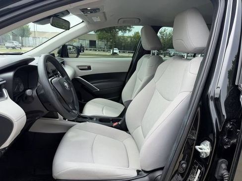 Used 2024 Toyota Corolla Cross L FWD image 18