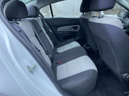 Used 2014 Chevrolet Cruze LS image 22