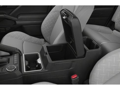 Used 2024 Toyota Tacoma SR5 AWD/4WD image 12