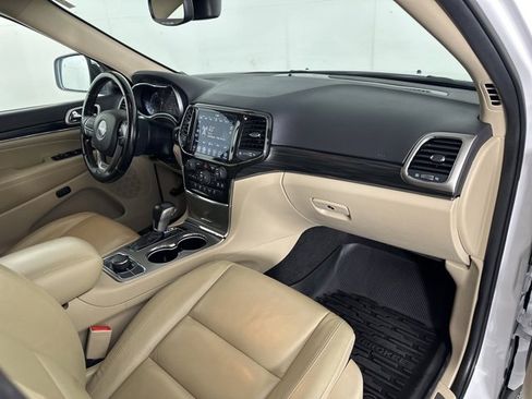 Used 2021 Jeep Grand Cherokee Limited image 13
