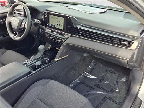 Used 2025 Toyota Camry LE image 21