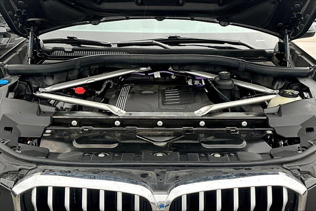 Used 2023 BMW X5 xDrive40i w/ Premium Package AWD/4WD image 9