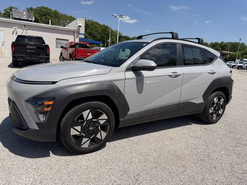 Used 2025 Hyundai Kona SEL FWD image 3