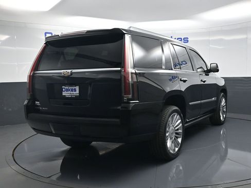 Used 2020 Cadillac Escalade Platinum AWD/4WD image 8