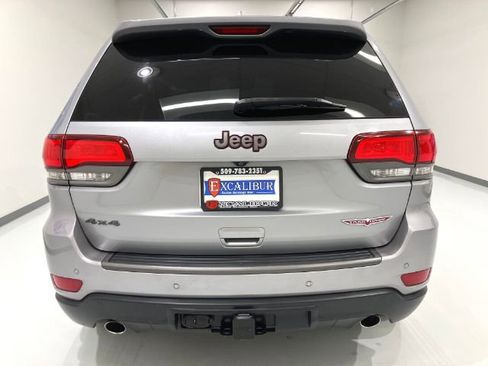 Used 2017 Jeep Grand Cherokee Trailhawk w/ Trailhawk Luxury Group AWD/4WD image 13